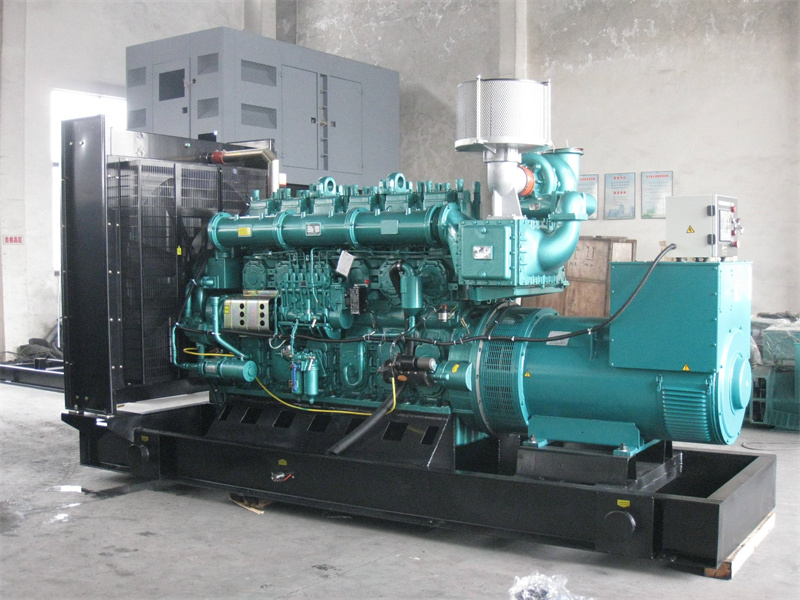 龙安200KW 柴油发电机的油耗是多少？