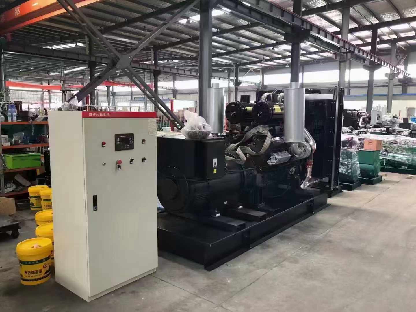 龙安柴油发电机运行时的噪音和振动水平如何？